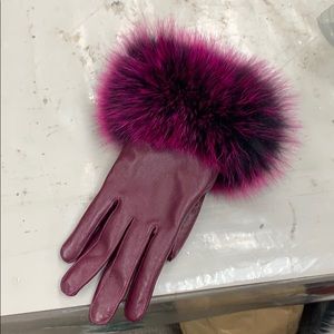 Fox fur and leather gloves
